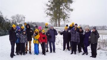 Powitanie uczestników Zimowiska dla osób umysłowo niepełnosprawnych w Dębogórze ze Stowarzyszenia Dobra Wola z Warszawy