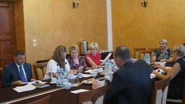 Spotkanie z dyrektorami placówek oświatowych przed nowym rokiem szkolnym w Gminie Wieleń, 28.08.2019 r., fot. J. Kawecka  