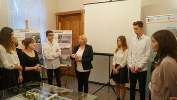 Lekcja uczniów ZS w Wieleniu nt. Lokalnego Programu Rewitalizacji Gminy Wieleń na lata 2017-2023 zorganizowana w ramach konkursu Młodzi wiedzą o funduszach
